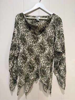 MAGIC Olive Paisley Lightweight Top